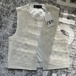 Zara Ivory Textured Sleeveless Jacket